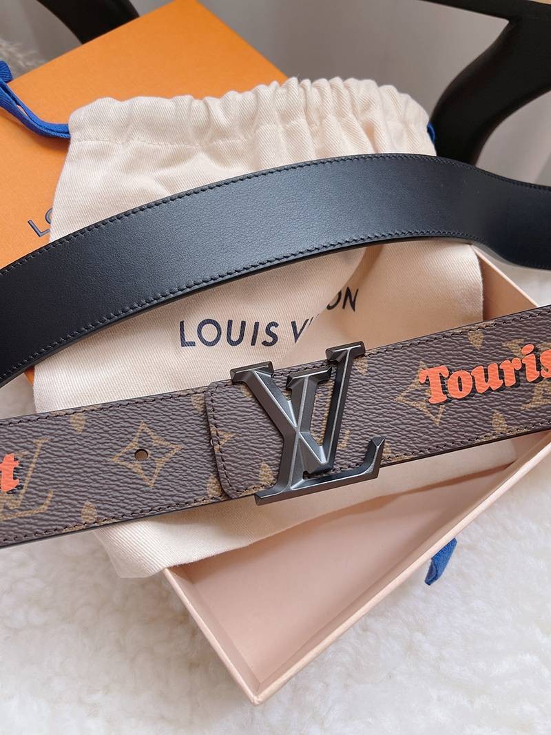 送料込ルイヴィトン サンチュール・LVピラミッド コピー 40MM リバーシブル ベルト vuf82625人気