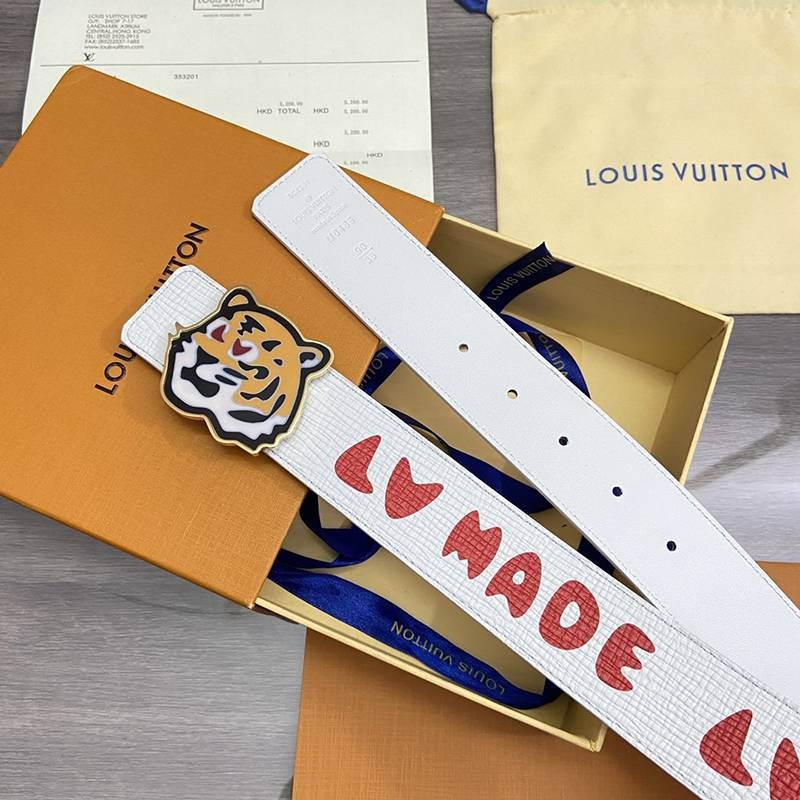 超話題!ルイヴィトン サンチュール・LVタイガー コピー 40MM リバーシブル 2色 ベルト vug28110激安通販サイト