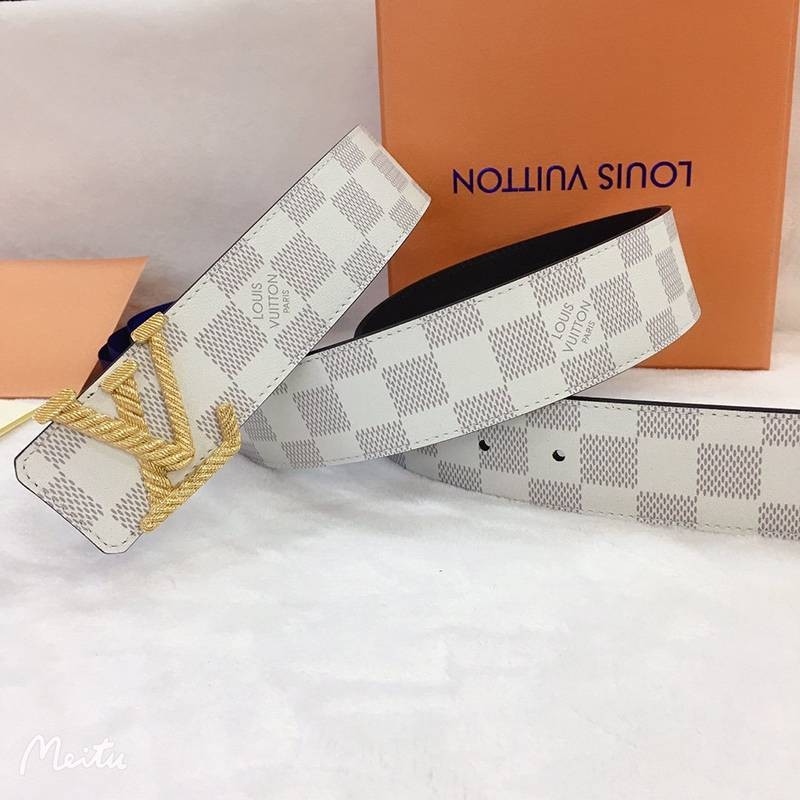 21AW新作ルイヴィトン サンチュール・LVイニシャル 偽物 40MM リバーシブルベルト vug28847代引きを販売