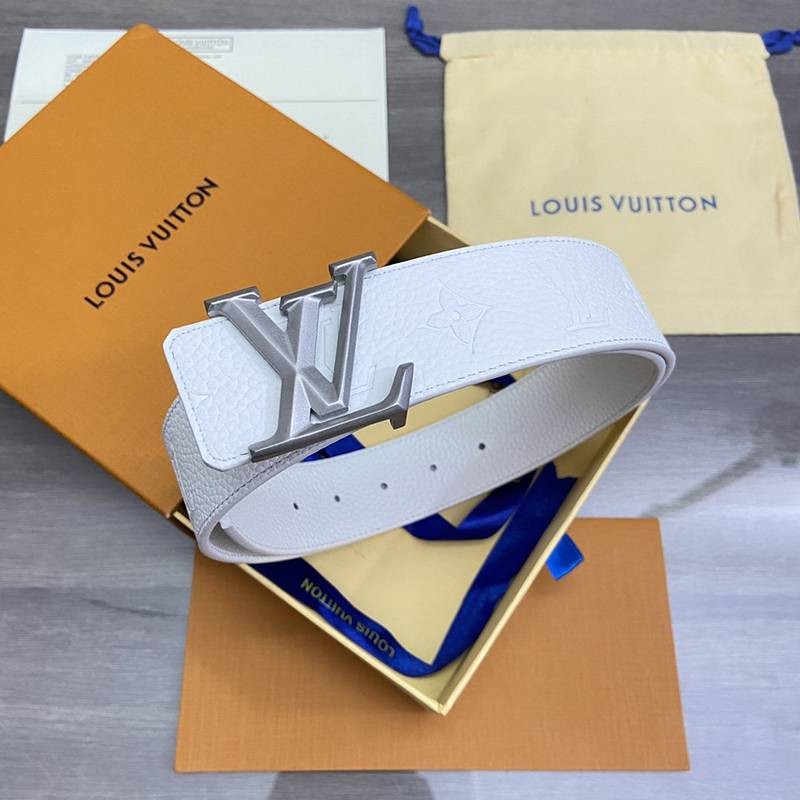 春もの新作ルイヴィトン 偽物サンチュール・LVピラミッド 40MM ベルト vui02797