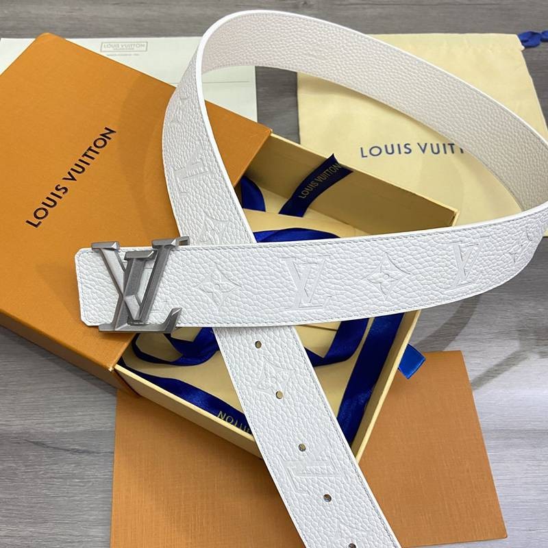 春もの新作ルイヴィトン 偽物サンチュール・LVピラミッド 40MM ベルト vui02797通販