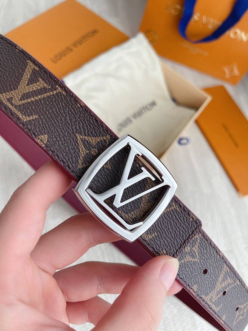 入手困難ルイヴィトン ブランドコピー サンチュール・LVスクエア 30MM リバーシブル ベルト vuj61399激安送料無料