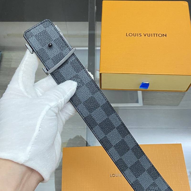 累積売上総額第１位！ルイヴィトン サンチュール・LVダイヤモンド 偽物 40MM リバーシブルベルト vum29975N級品