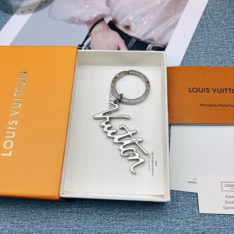 目を惹♪ルイヴィトン バッグチャーム 偽物 キーホルダー vup18589通販