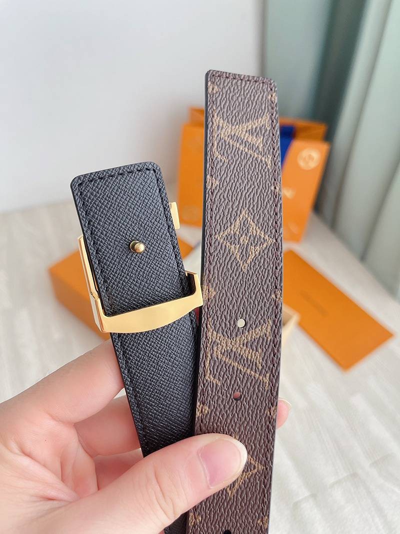 送料込ルイヴィトン サンチュール・LVアイコニック 偽物 30MM リバーシブル ベルト vuv44916最高級
