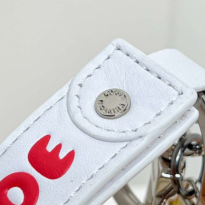 ☆超人気☆早い者勝ち♡ルイヴィトン Nigo キーホルダー スーパーコピーN級品 vuw65130人気