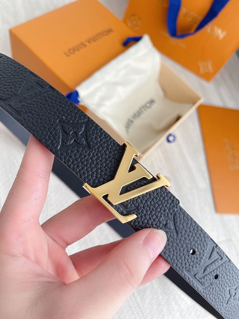定番ルイヴィトン スーパーコピー サンチュール・LVイニシャル 30MM リバーシブルベルト vuw77536激安送料無料