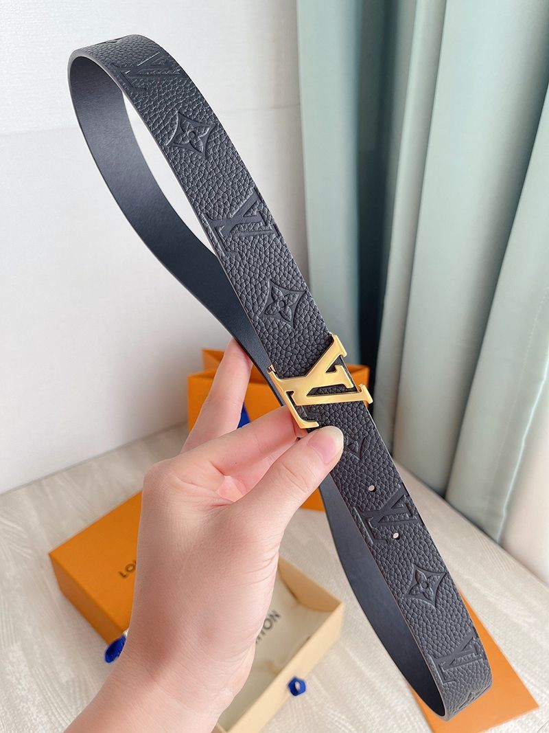 定番ルイヴィトン スーパーコピー サンチュール・LVイニシャル 30MM リバーシブルベルト vuw77536人気