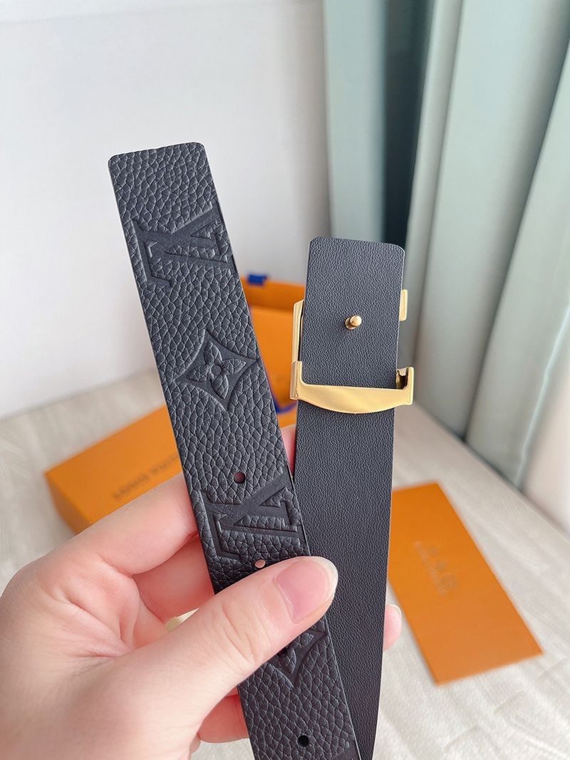 定番ルイヴィトン スーパーコピー サンチュール・LVイニシャル 30MM リバーシブルベルト vuw77536N級品