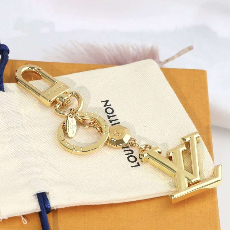 超話題!ルイヴィトン◆ポルト クレ･LV ファセット チャーム スーパーコピー vux06575通販