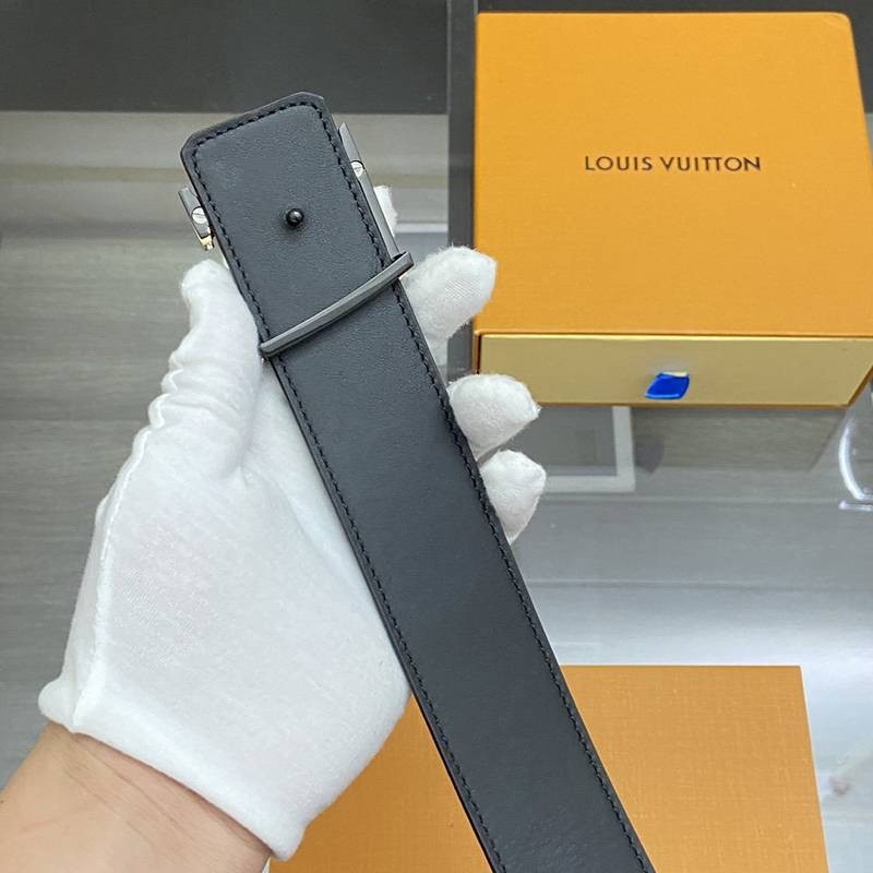 21AW新作ルイヴィトン ベルト コピー サンチュール・LVピラミッド 40MM リバーシブル vux74238N級品