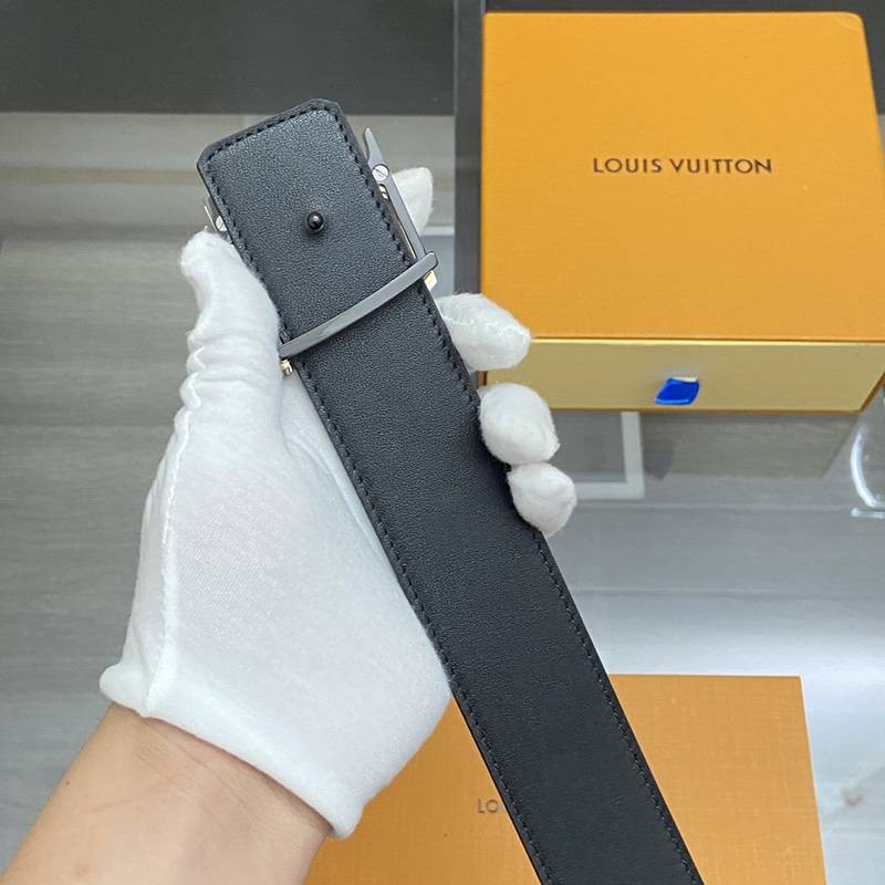【日本未発売】ルイヴィトン スーパーコピー サンチュール・LVピラミッド 40MM リバーシブル vuy17549N級品