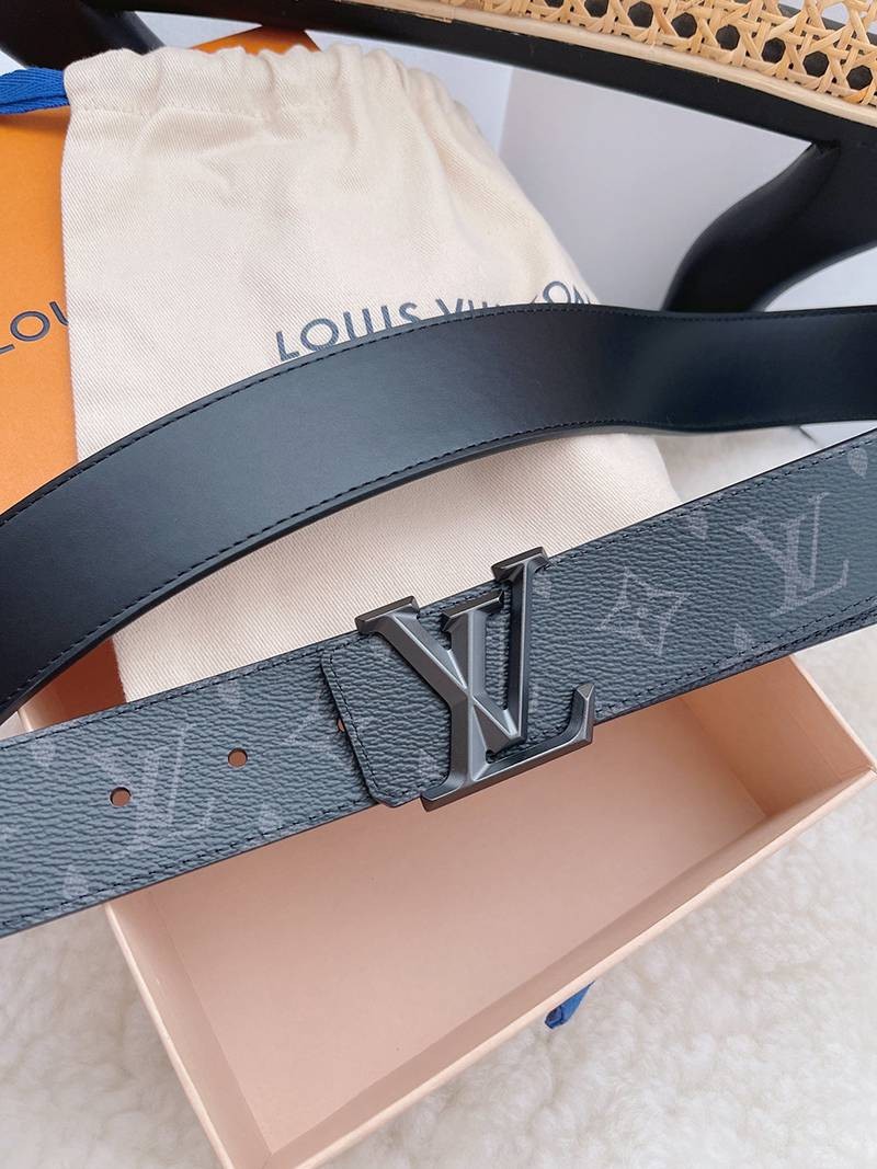 大人気！ルイヴィトン スーパーコピー サンチュール・LVピラミッド 40MM リバーシブルベルト vuy31533最高級