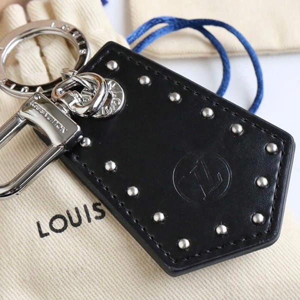ルイヴィトン 偽物 キーホルダーアンシャッペ LVロゴ vuz59750代引きを販売
