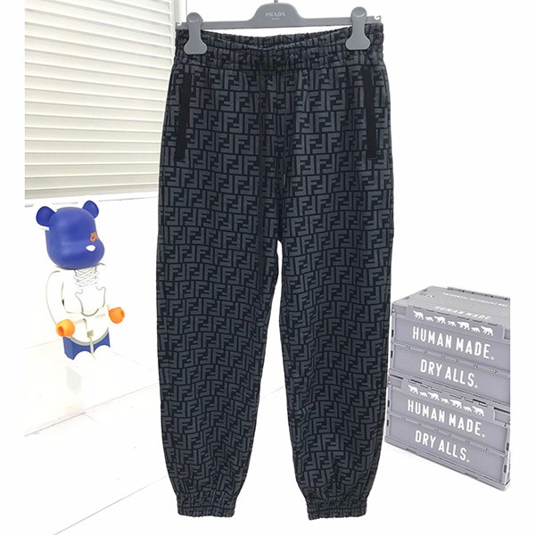 大人気！フェンディ コピー FFフロックプリント コットンピケ製 ジョガーパンツ FB0461AFRJF0ABB