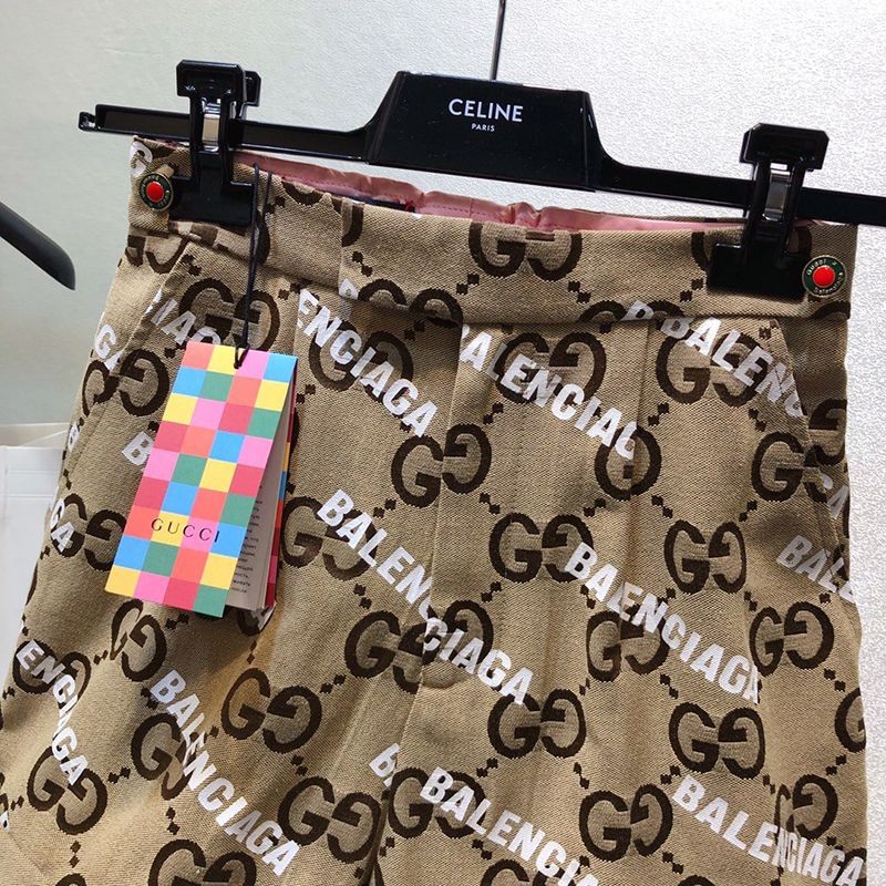 人気急上昇グッチ×バレンシアガ GGロゴショートパンツ 偽物 gul36209激安送料無料