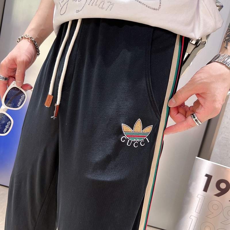 お洒落に♪グッチ×アディダス ウェブジョギングパンツ コピー guo97149代引きを販売