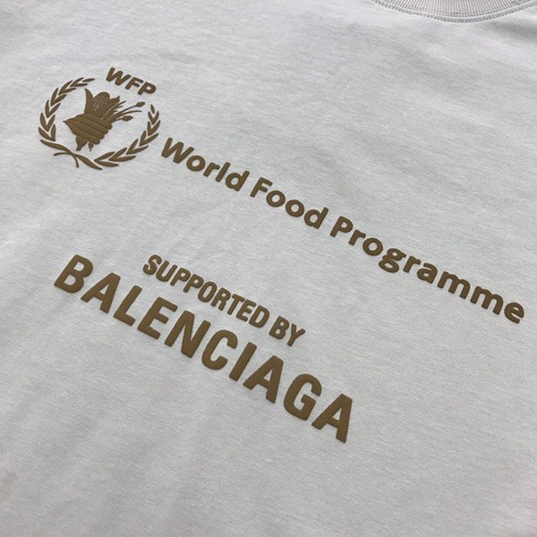 大人気!!新色 バレンシアガ コピー WFP DOUBLE SLEEVES Tシャツ 3色 baa62856代引きを販売