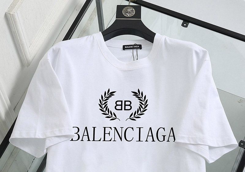 世界中で大人気♪バレンシアガ コピー クルーネック Tシャツ BB bab09448激安送料無料