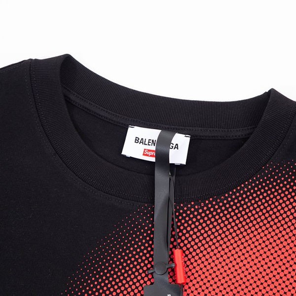 バレンシアガ シュプリーム コピー Sロゴ プリント Tシャツ bac78906N級品