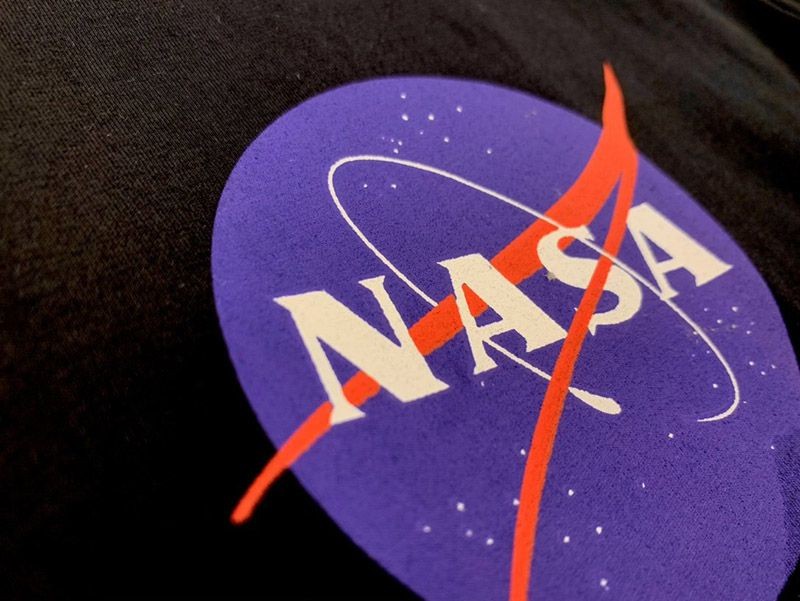 大人気!!新色バレンシアガ  × NASA 偽物 スペース ロゴ Tシャツ ブラック bad10260激安送料無料