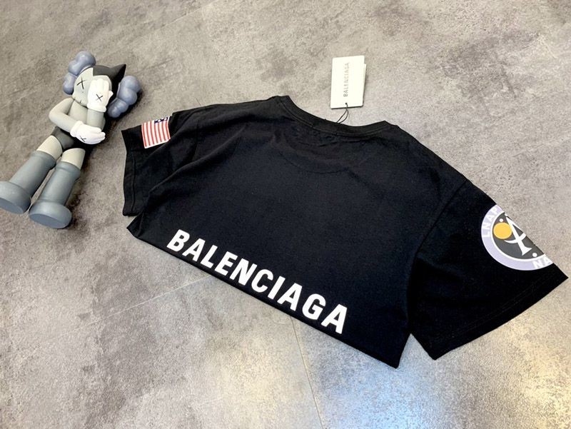 大人気!!新色バレンシアガ  × NASA 偽物 スペース ロゴ Tシャツ ブラック bad10260人気