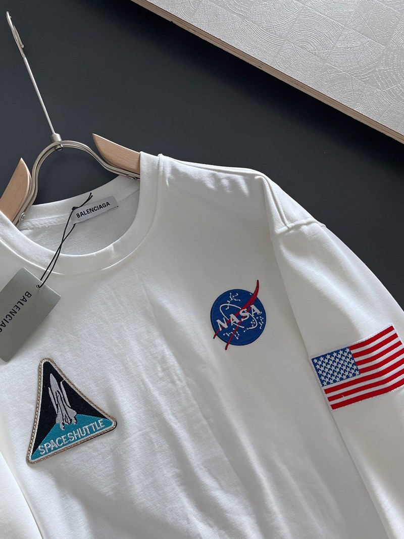欲しい♡超限定♪バレンシアガ トレーナー コピー レギュラー クルーネック スペース NASA baf31586激安送料無料