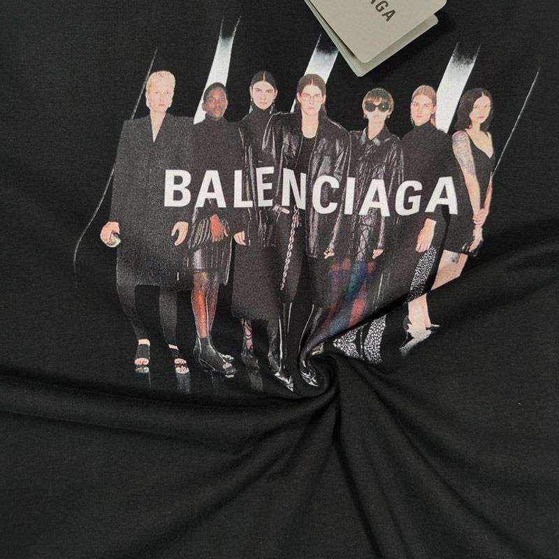 《大人気》リアルバレンシアガ Tシャツ スーパーコピー ブラック baf82349N級品
