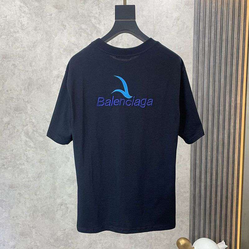 春もの新作バレンシアガ コピー クルーネックロゴ Tシャツ ブラック bah20545激安送料無料