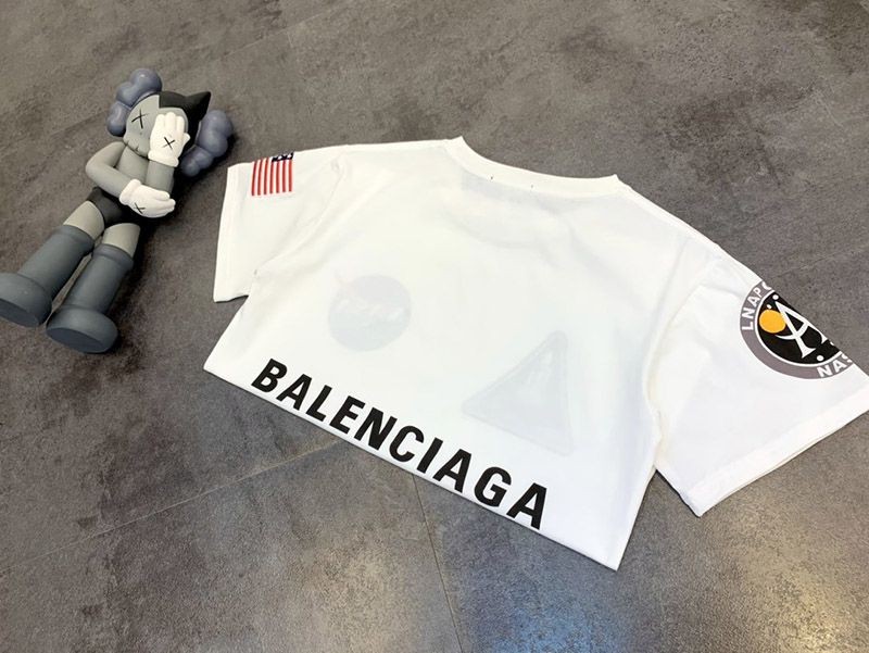 送料込バレンシアガ  × NASA コピー スペース ロゴ Tシャツ ホワイト bah41099人気