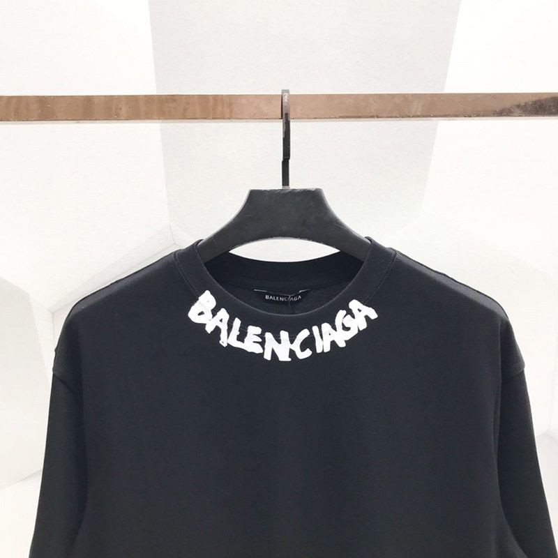 送料込バレンシアガ 偽物 ネックラインにプリントロゴ Tシャツ bah41762激安送料無料