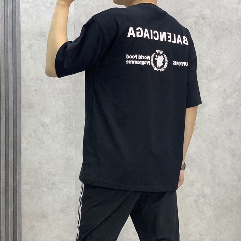 送料込バレンシアガ 偽物 WFP ミディアム Tシャツ ブラック bai24340通販