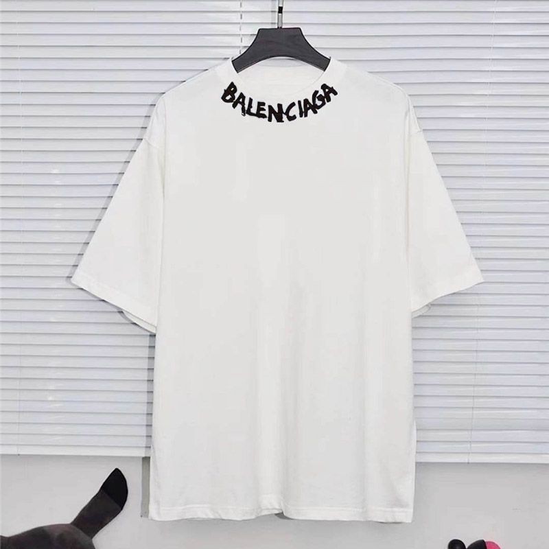 人気急上昇バレンシアガ コピー ネックラインにプリントロゴ Tシャツ baj43540通販