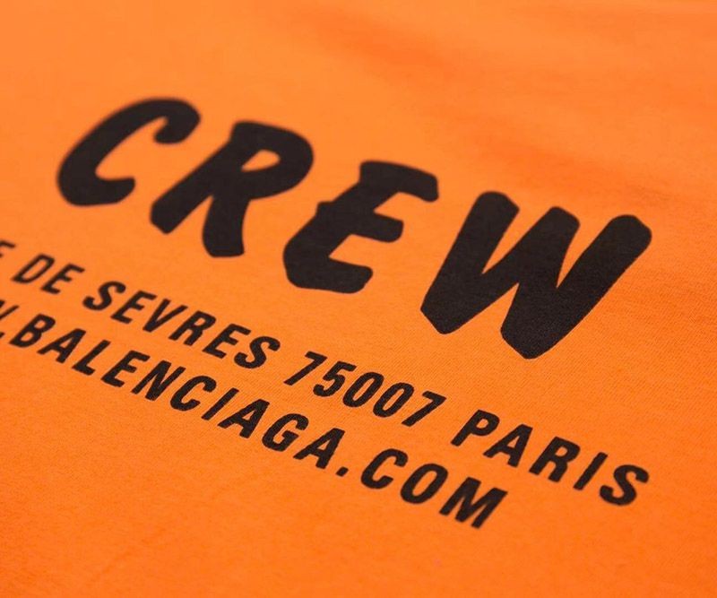 争奪戦バレンシアガ CREWロゴ Tシャツ 偽物 オレンジ baj54841代引きを販売