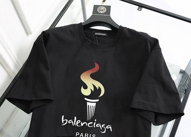 定番バレンシアガ クルーネック paris tシャツ 偽物 bal07391激安送料無料