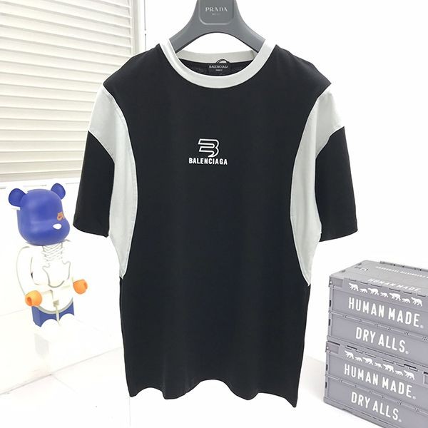 完売必至  バレンシアガ ロゴ ミディアムフィット コピー Tシャツ bal16034