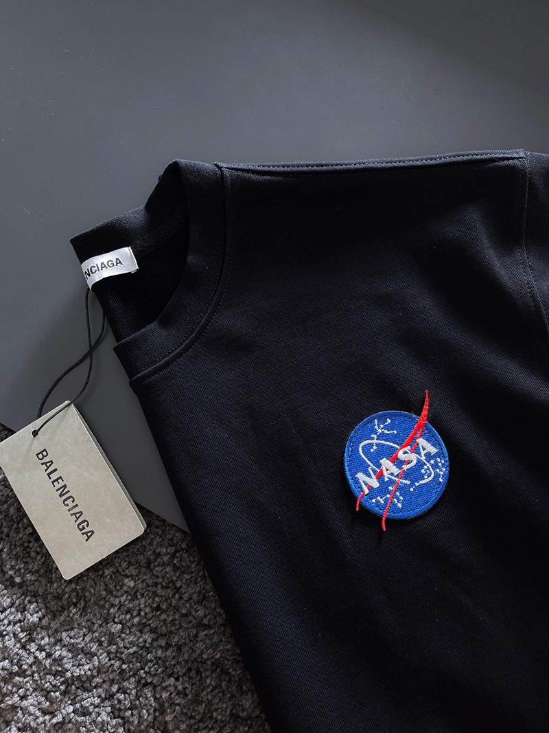 世界中で大人気♪バレンシアガ トレーナー 偽物 レギュラー クルーネック スペース NASA ban69033N級品