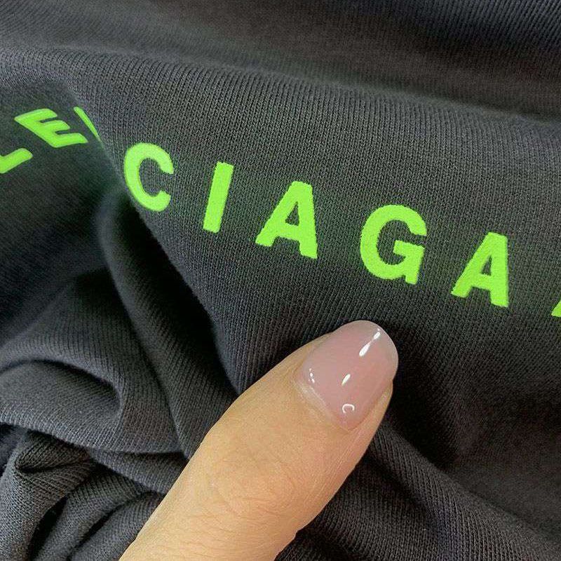 希少色バレンシアガ クルーネックロゴ Tシャツ コピー ban76335最高級