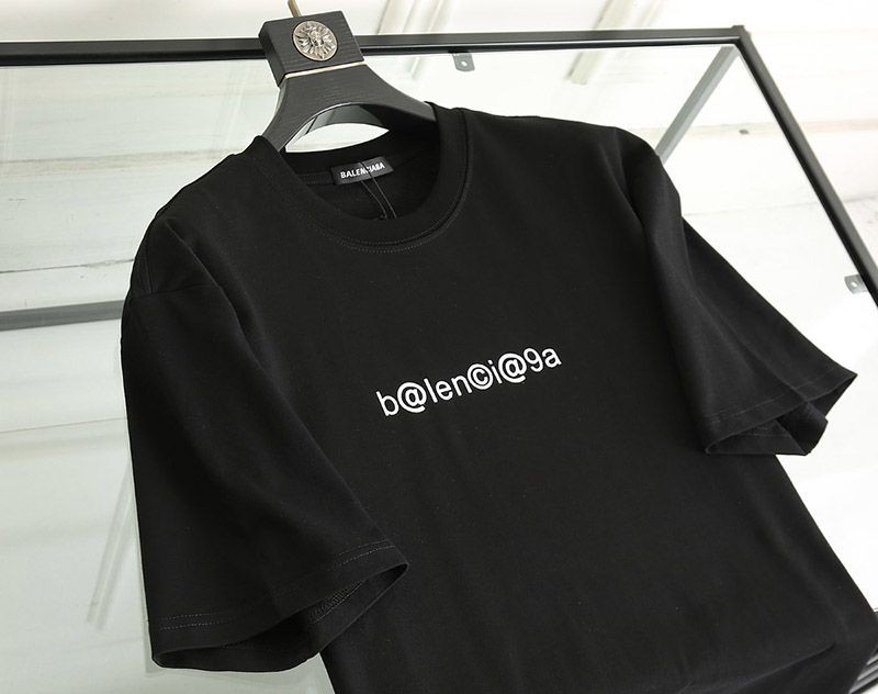 春もの新作バレンシアガ 偽物 メールボックスモノグラムプリント Tシャツ ブラック bas23660人気