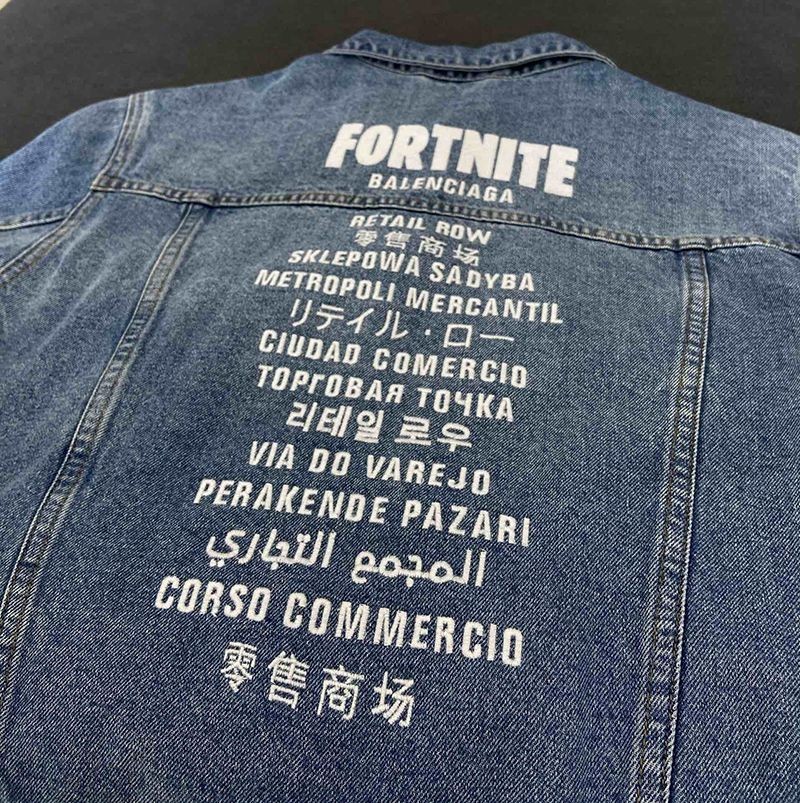 日本未入荷バレンシアガ 偽物 Fortnite©2021 EPIC GAMES, INC Large Fit ジャケット デニム ブルー bas78281N級品