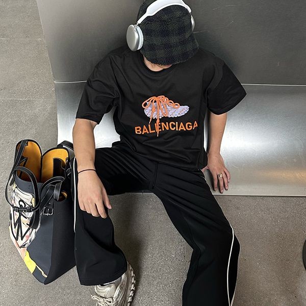 早い者勝ち♡バレンシアガ  ロゴ Tシャツ 偽物 ユニセックス bas92437通販