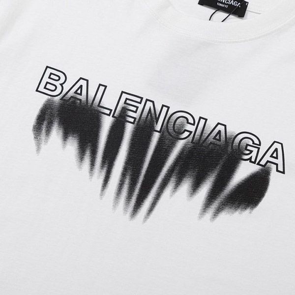 稀少 バレンシアガ ロゴプリントコットン Tシャツ 偽物 bat22051人気