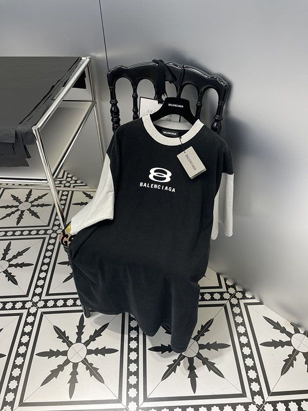 超希少！【バレンシアガ】ユニセックス 半袖 ロゴ Tシャツ コピー bau57176最高級