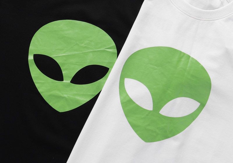 人気No1バレンシアガ エイリアンモチーフ Tシャツ 偽物 2色 bav76464代引きを販売