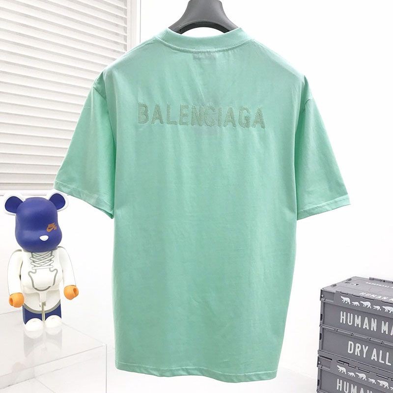 入手困難 バレンシアガ★ミディアムフィットロゴTシャツ コピー bay70046通販
