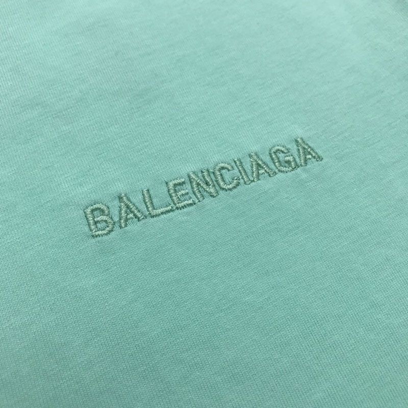 入手困難 バレンシアガ★ミディアムフィットロゴTシャツ コピー bay70046高い品質