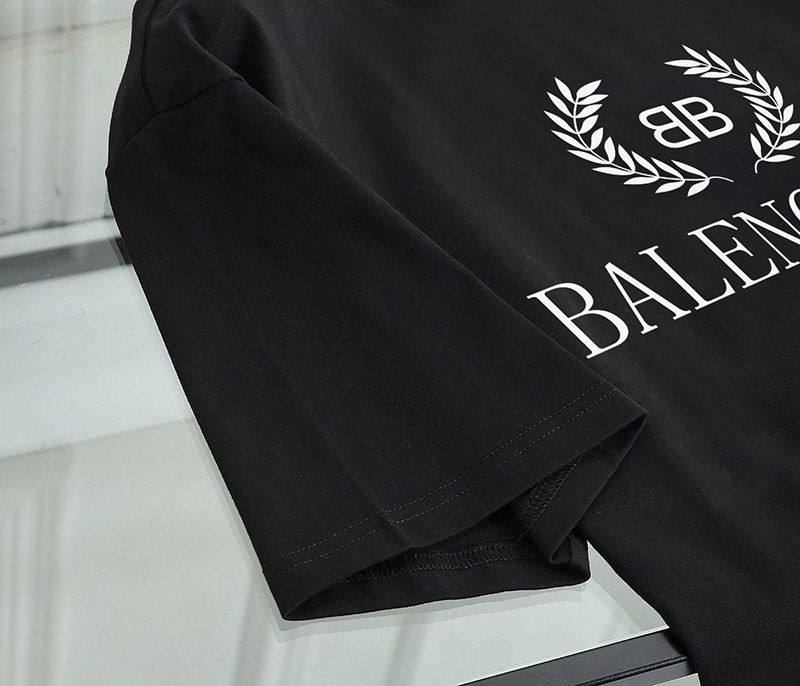 《大人気》バレンシアガ スーパーコピー クルーネック Tシャツ BB baz99434高い品質