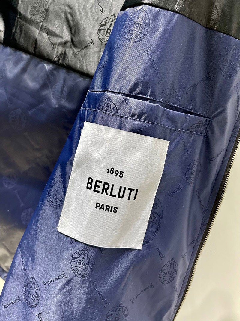 世界中で大人気♪ ベルルッティ Signature ナイロン パーカー コピーブルゾン beu77047代引きを販売