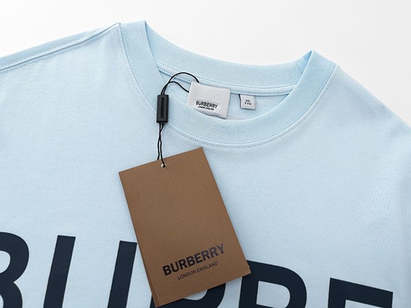 《大人気》バーバリー☆ ホースフェリープリント Tシャツ スーパーコピー Bac70236高い品質