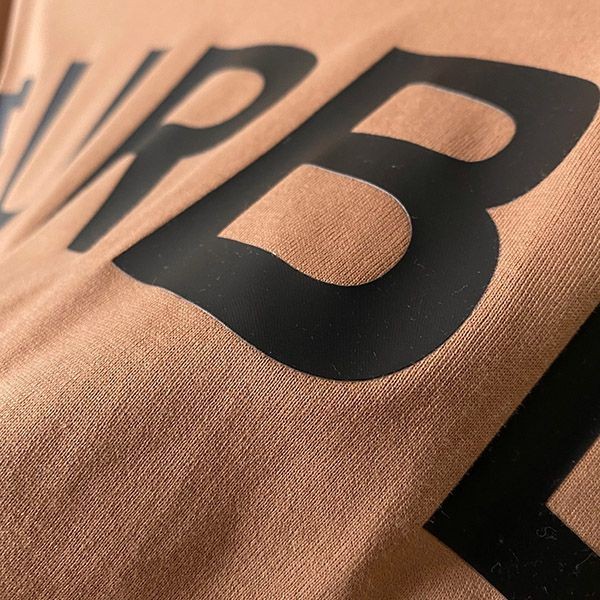 超希少！バーバリー 偽物 ホースフェリープリント Tシャツ Bag25377N級品